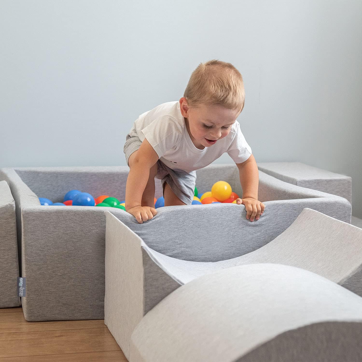 Aire de Jeux en Mousse pour Enfants avec Piscine à Balles – Image 4