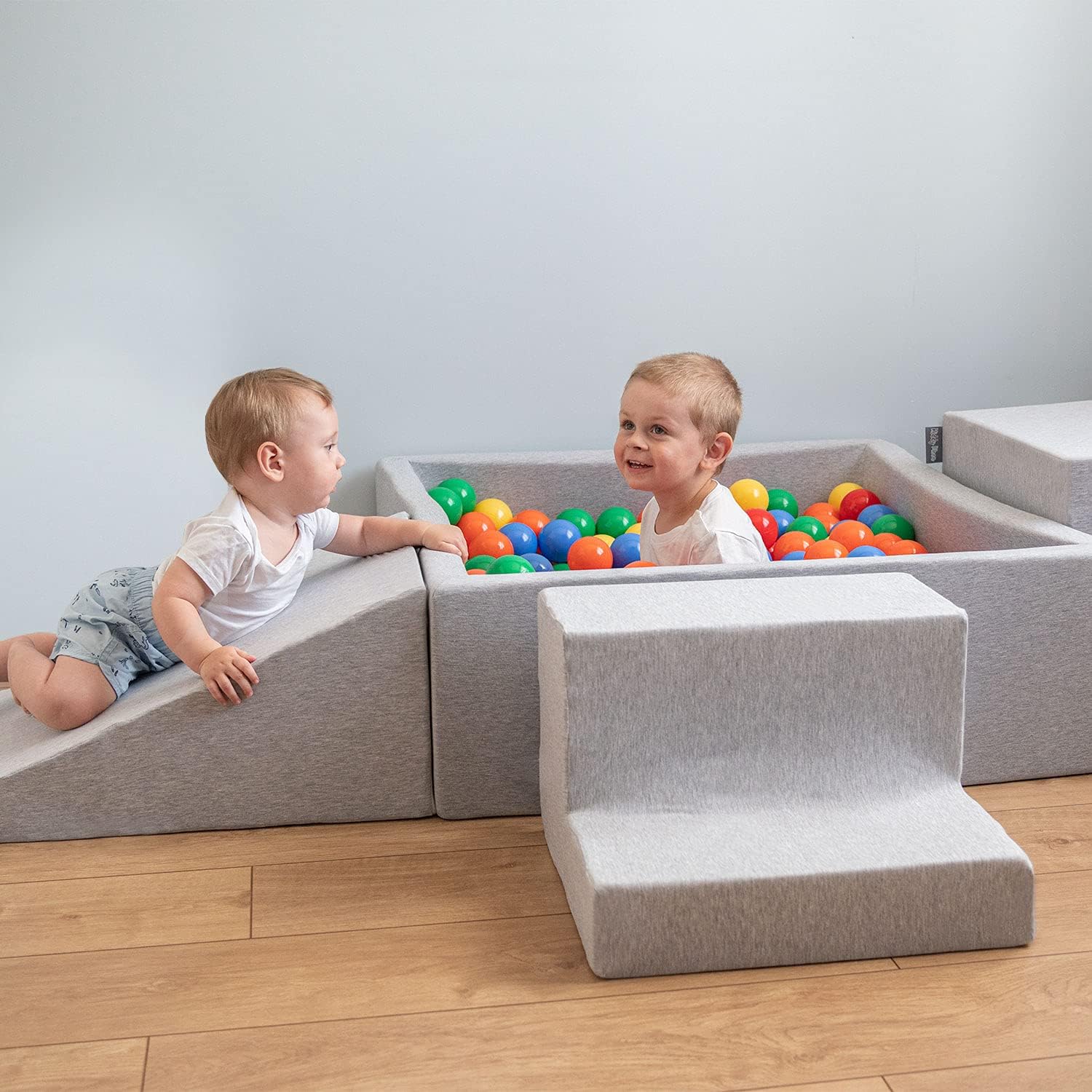 Aire de Jeux en Mousse pour Enfants avec Piscine à Balles – Image 8